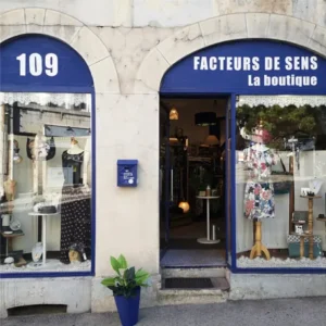 Vitrine boutique Facteur de Sens